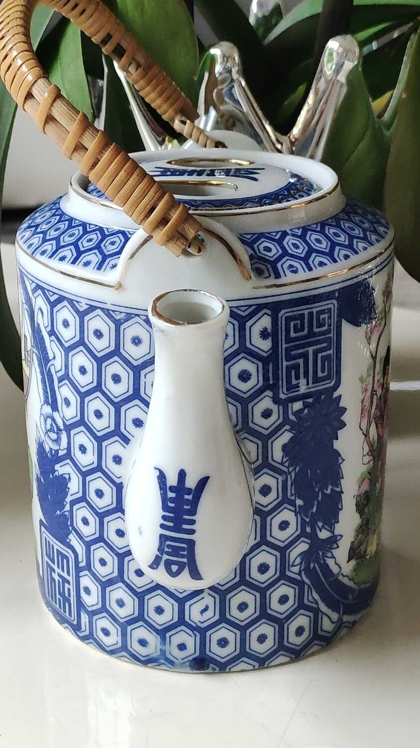 Japanese fine porcelain teapot, Geisha/cherry blossom patterns, Bamboo imitation handle