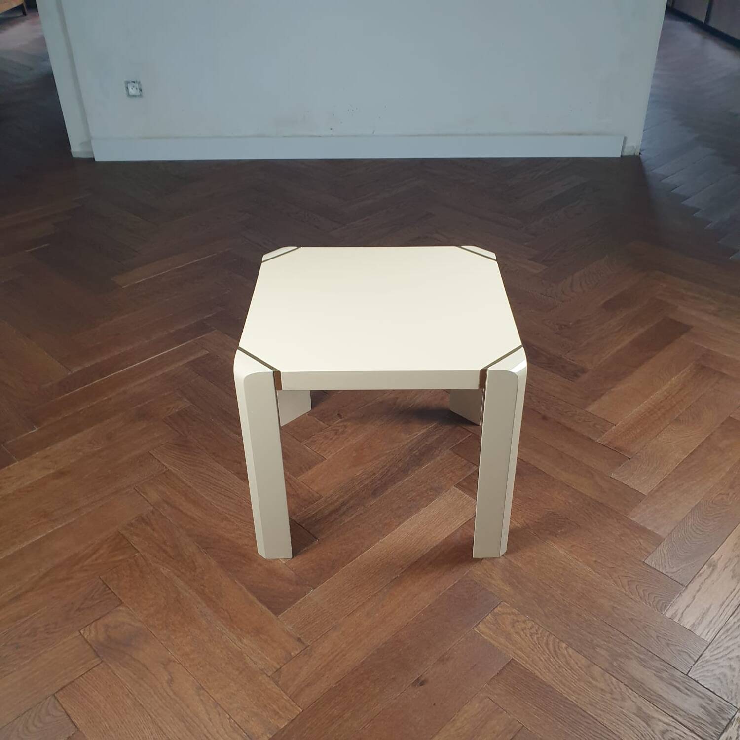 Vintage side coffee table / end table from the 70s / 80s