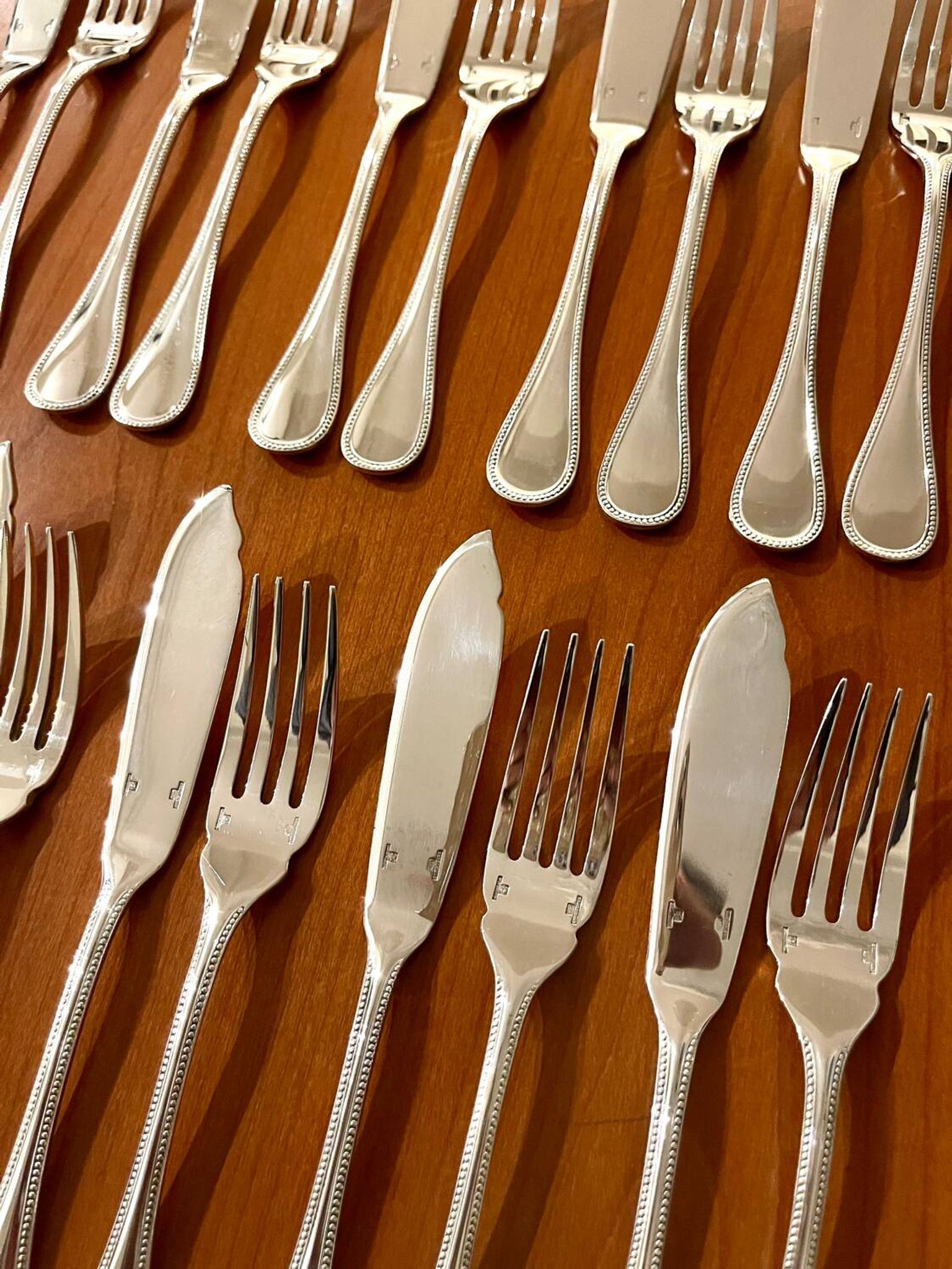 Christofle Perles 12-piece fish cutlery set, excellent condition