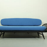 Canapé-lit modèle '355' et 2 fauteuils windsor, Lucian Ercolani pour Ercol
