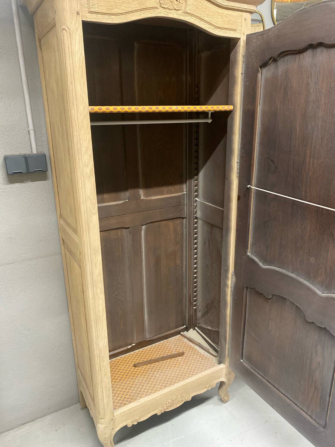 Louis XV bonnetiere in raw wood