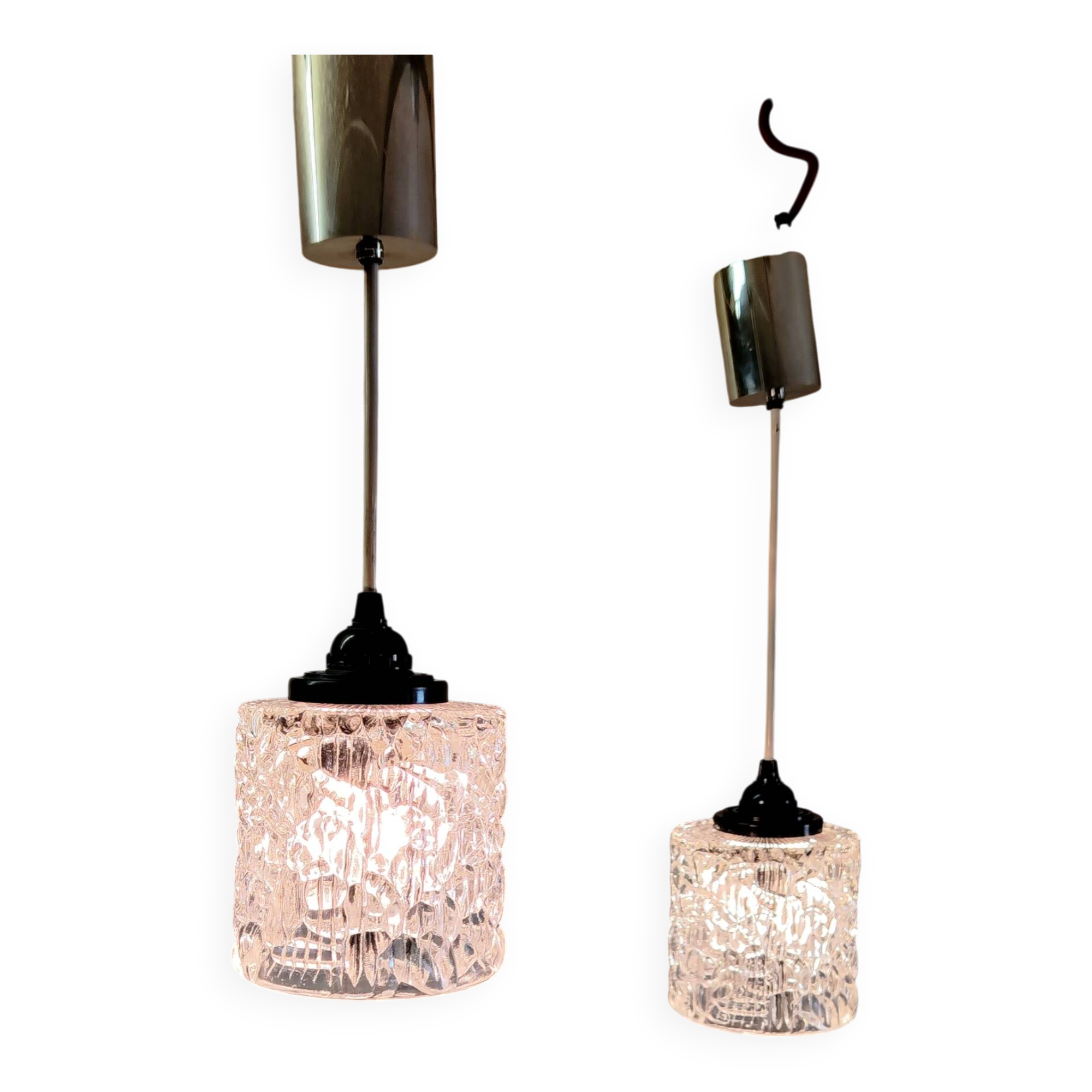Paire de suspensions en verre holophane - mid. XXeme