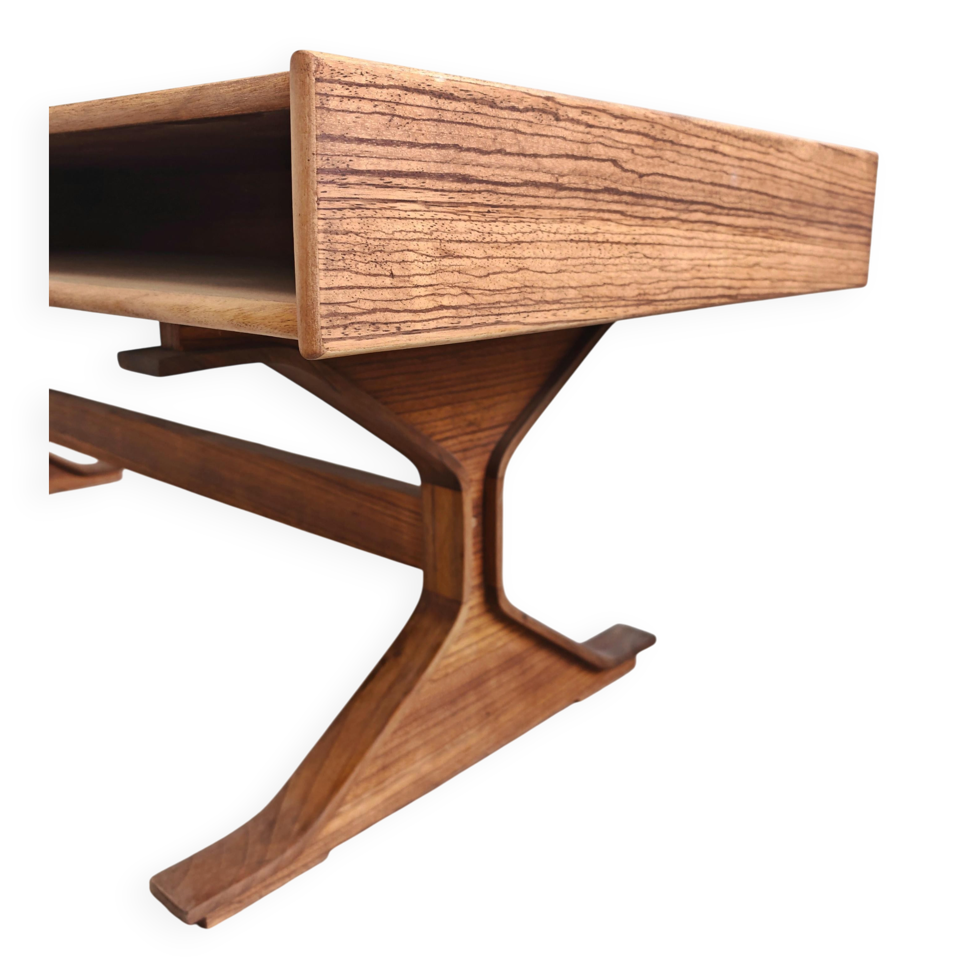 Table basse Mid Century Modern Gianfranco Frattini bois de Zebrano