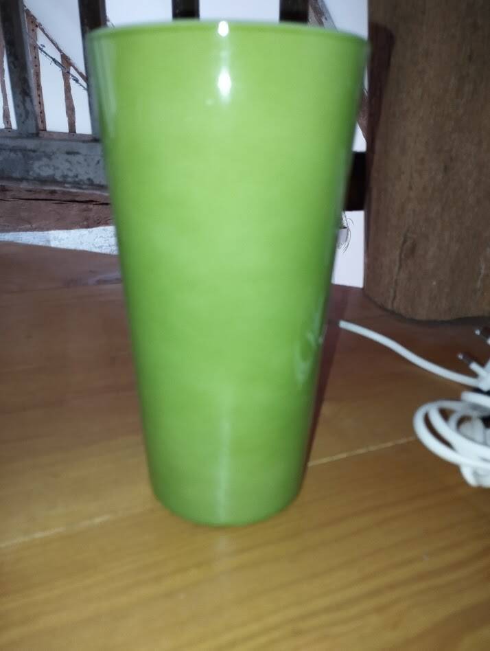 Lampe IKEA GAVIK – Vert pomme – Design scandinave