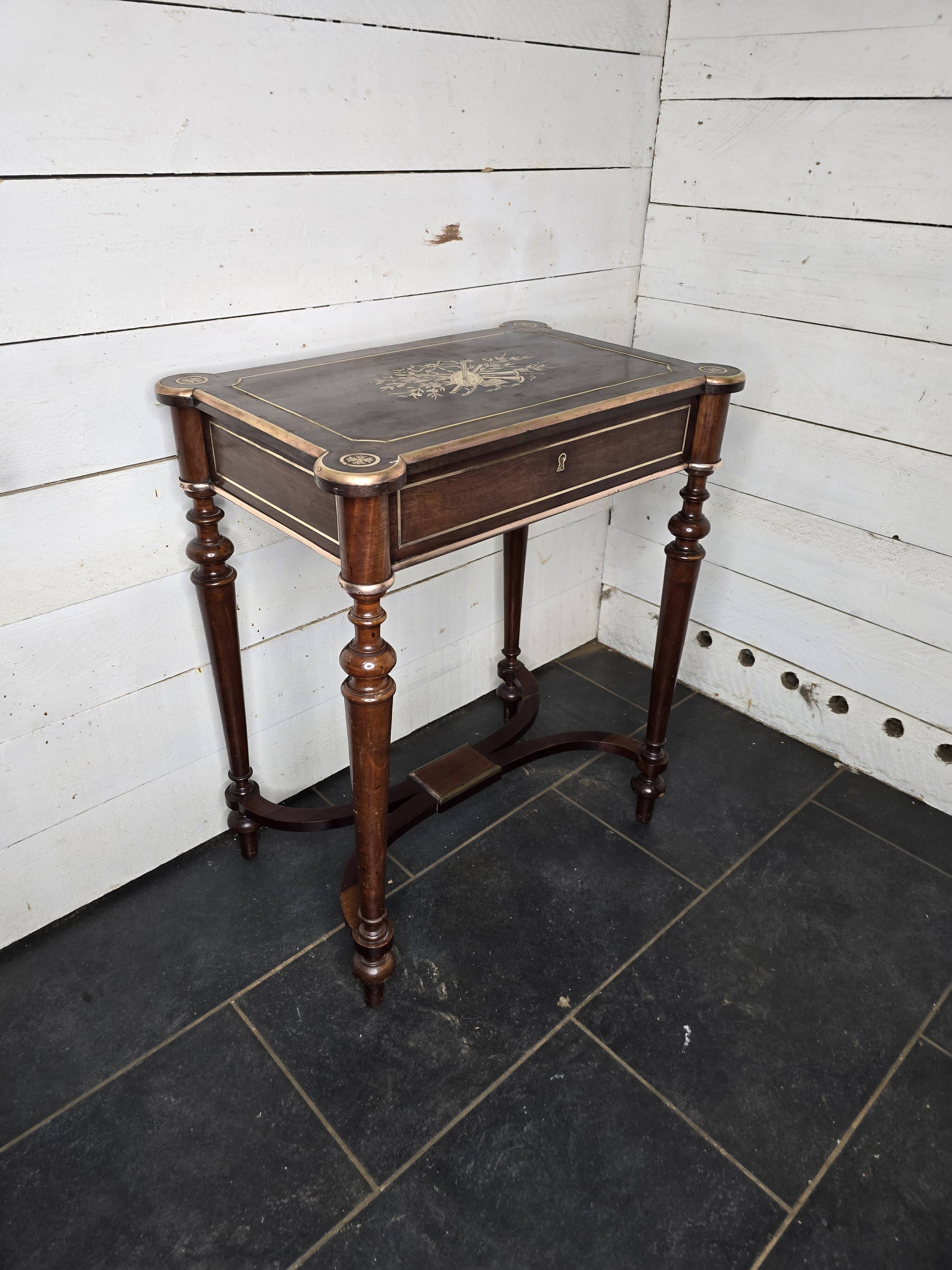 Napoleon III mahogany dressing table