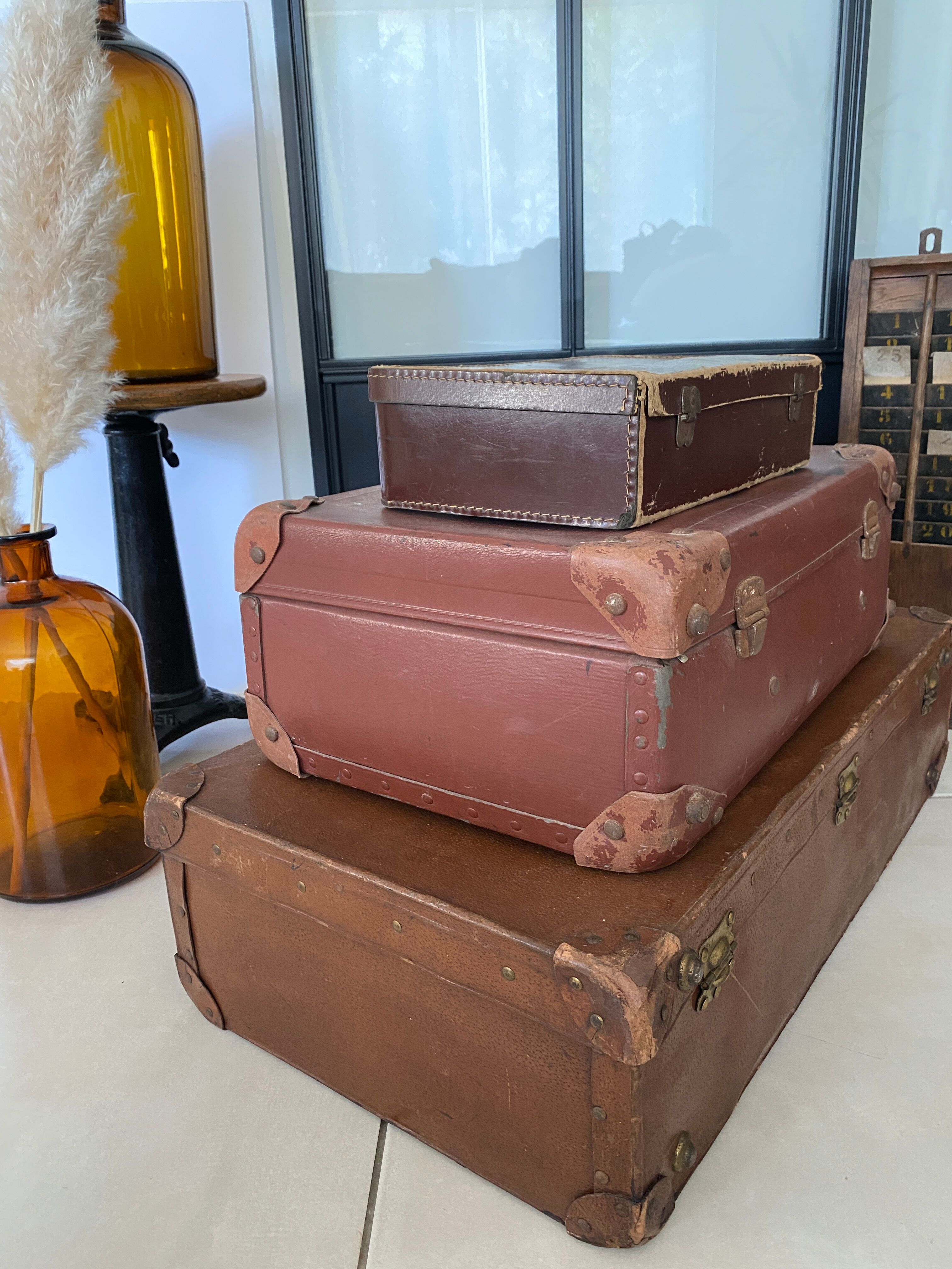 Set of 3 vintage suitcases