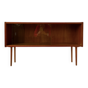 Meuble bas en bois clair - portes