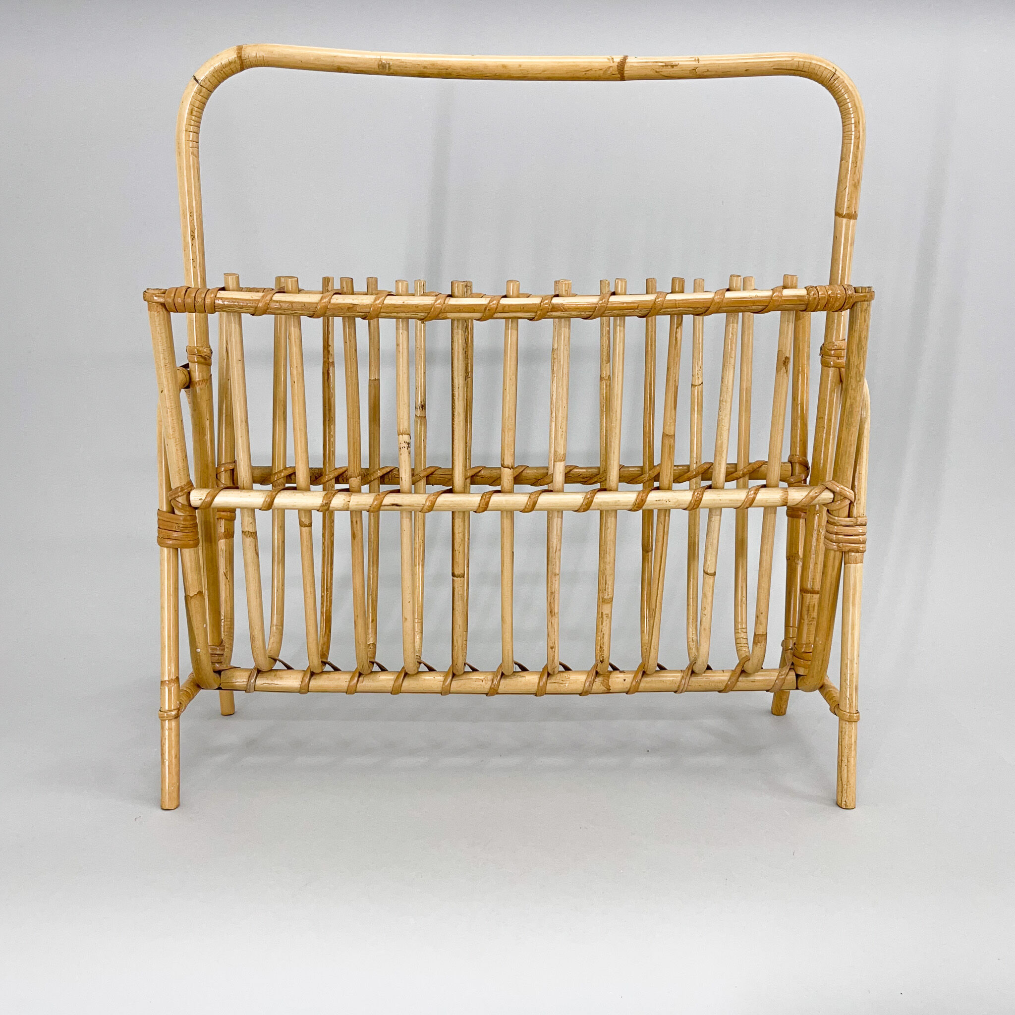 Porte-revue de bambou des années 1970, Tchécoslovaquie