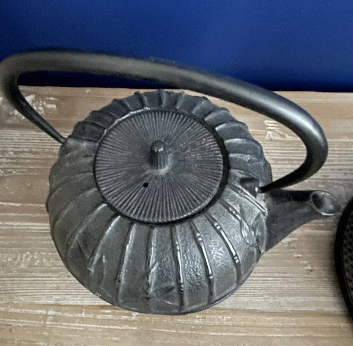 Set of 4 Japanese teapots