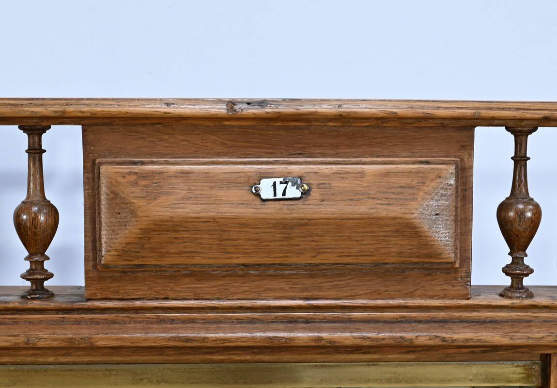 Oak apothecary counter – 1920