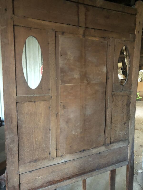 Vestiaire très décoratif avec miroir biseauté