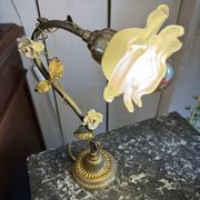 Lampe tulipe en laiton