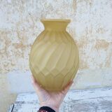 Vase Art Deco en verre pressé moulé jaune, 1920