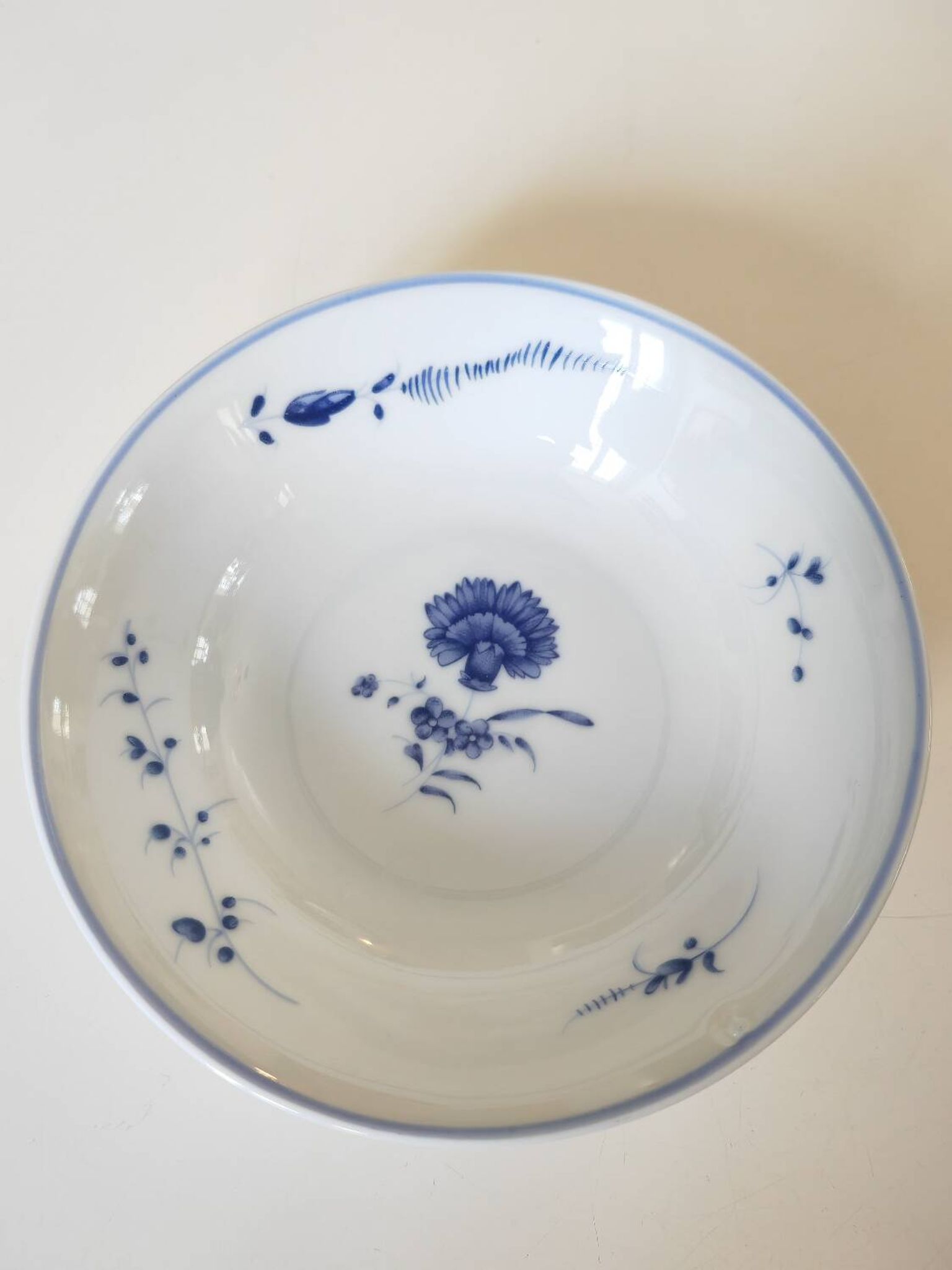Chantilly porcelain bowl