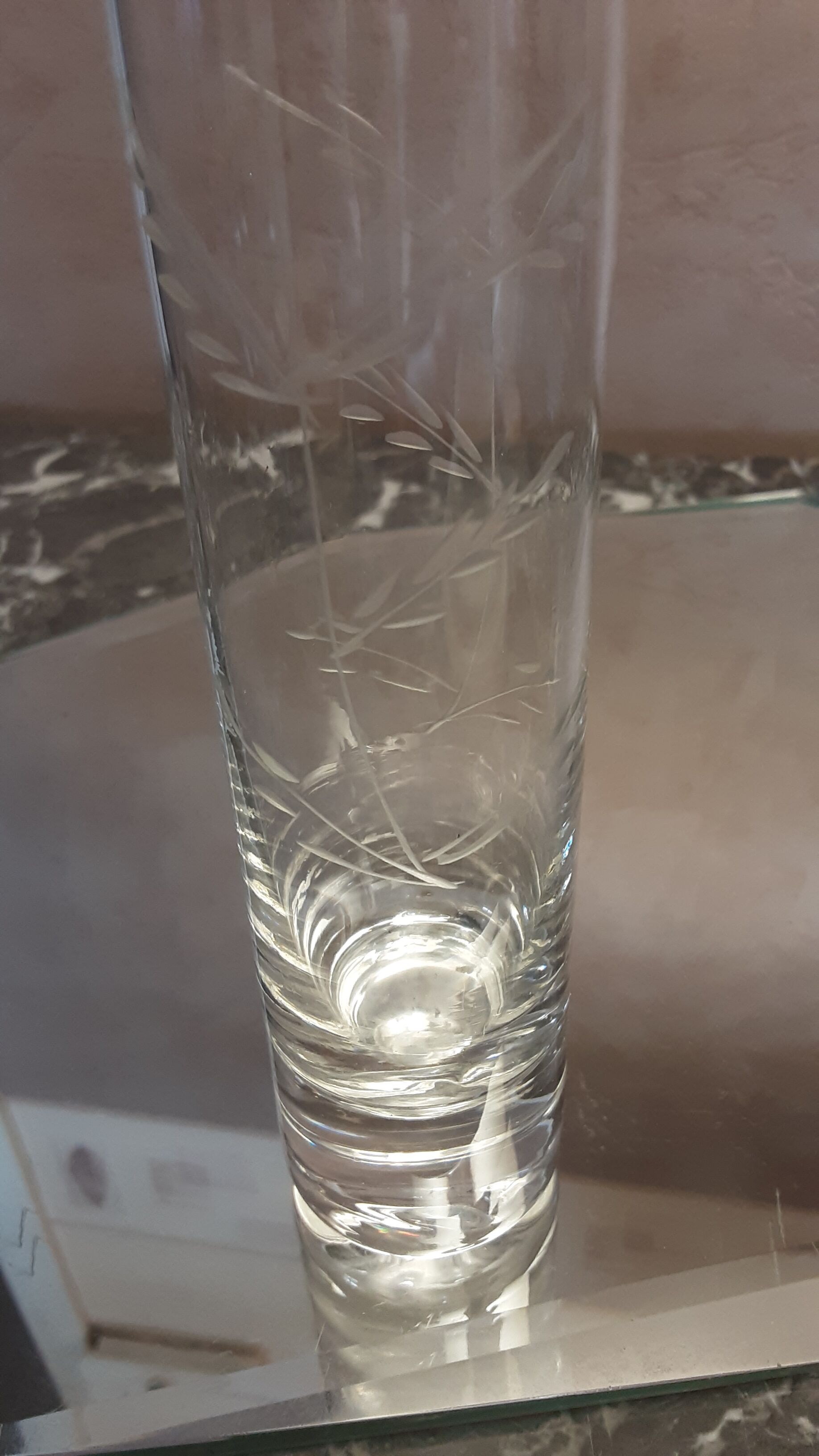 Chissed glass soliflore vase
