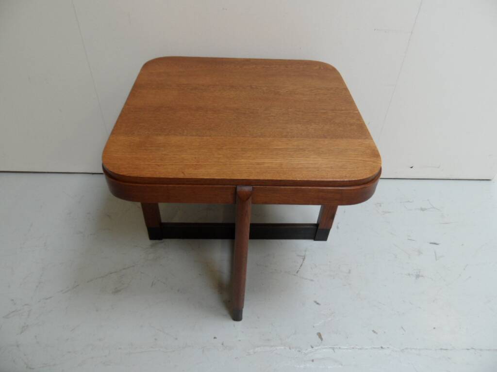 Table basse en chêne art déco