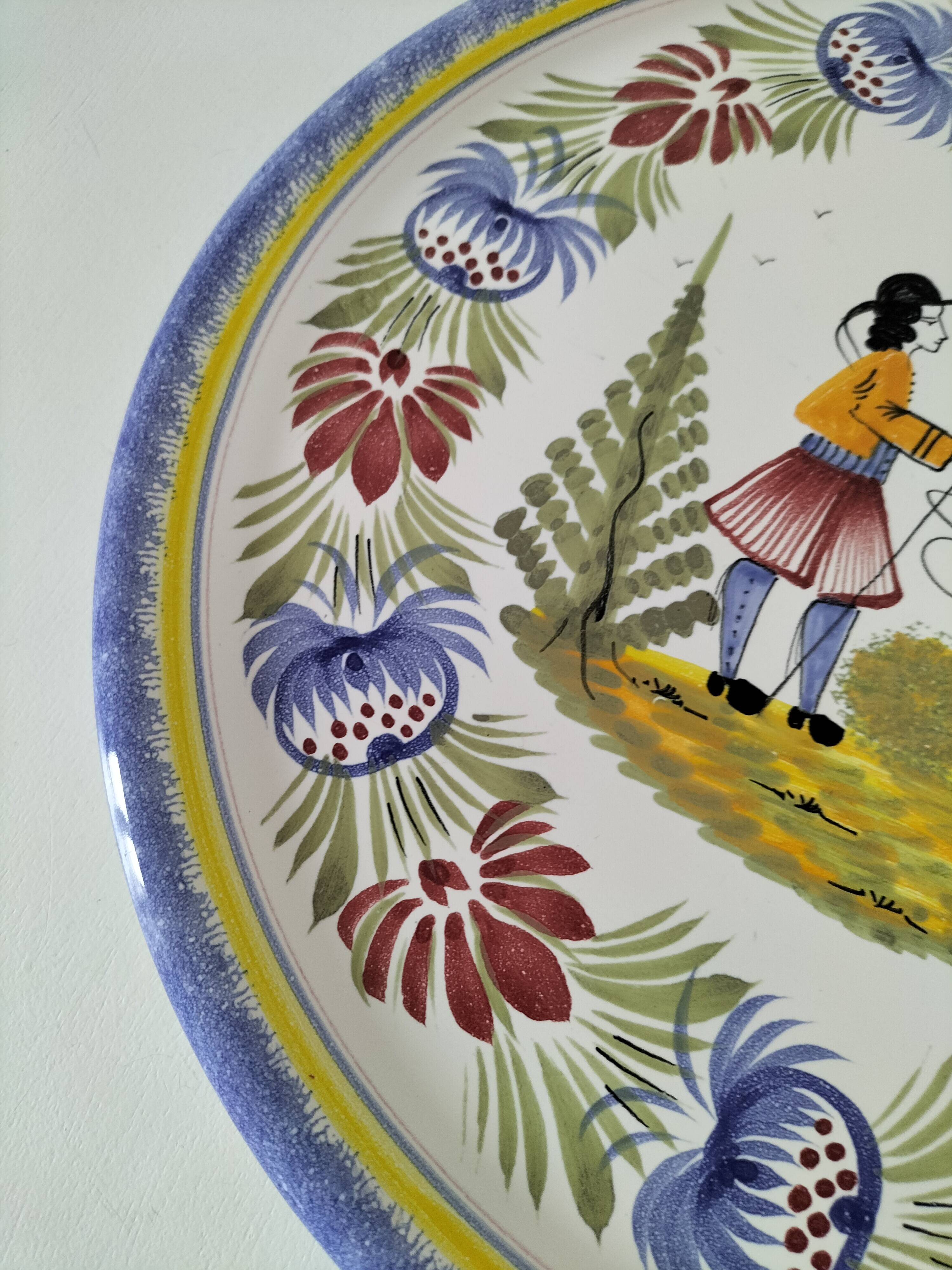 Large plate HB Henriot Quimper decor Tradition 32 cm