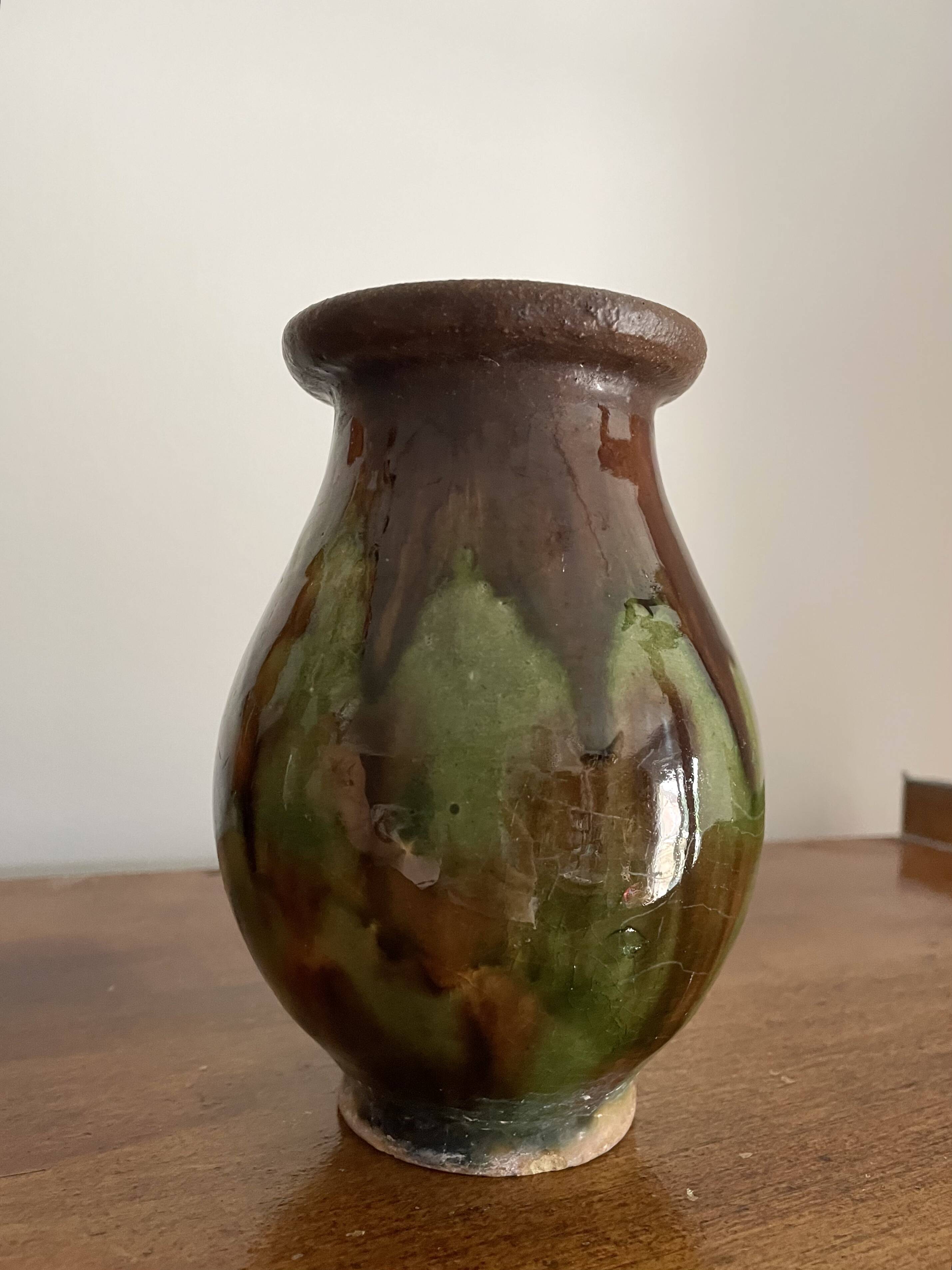 Lot d’une cruche et 2 petits vases