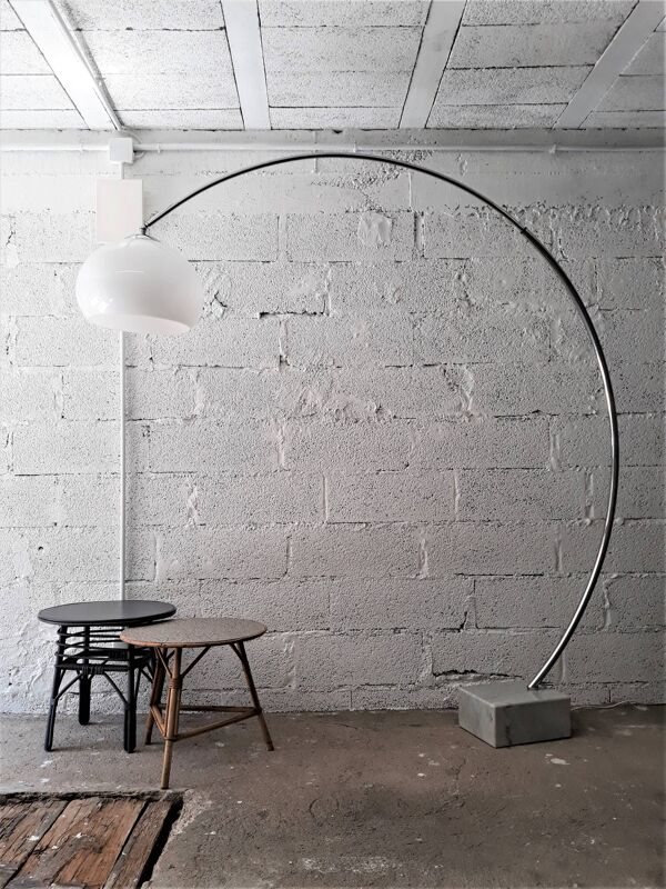 Lampadaire ar avec socle en marbre blanc, 1970