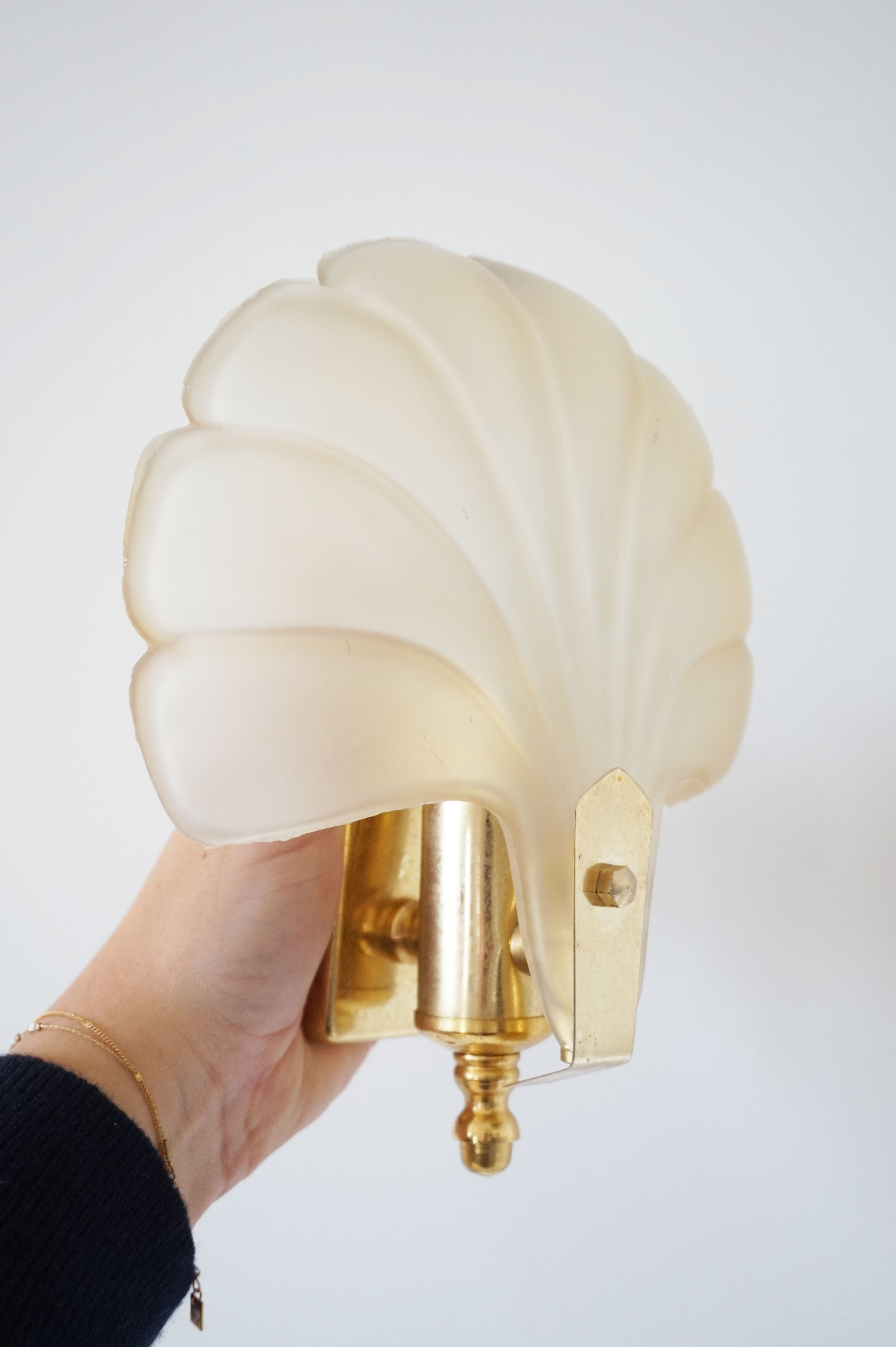 Pair of glass shell appliques