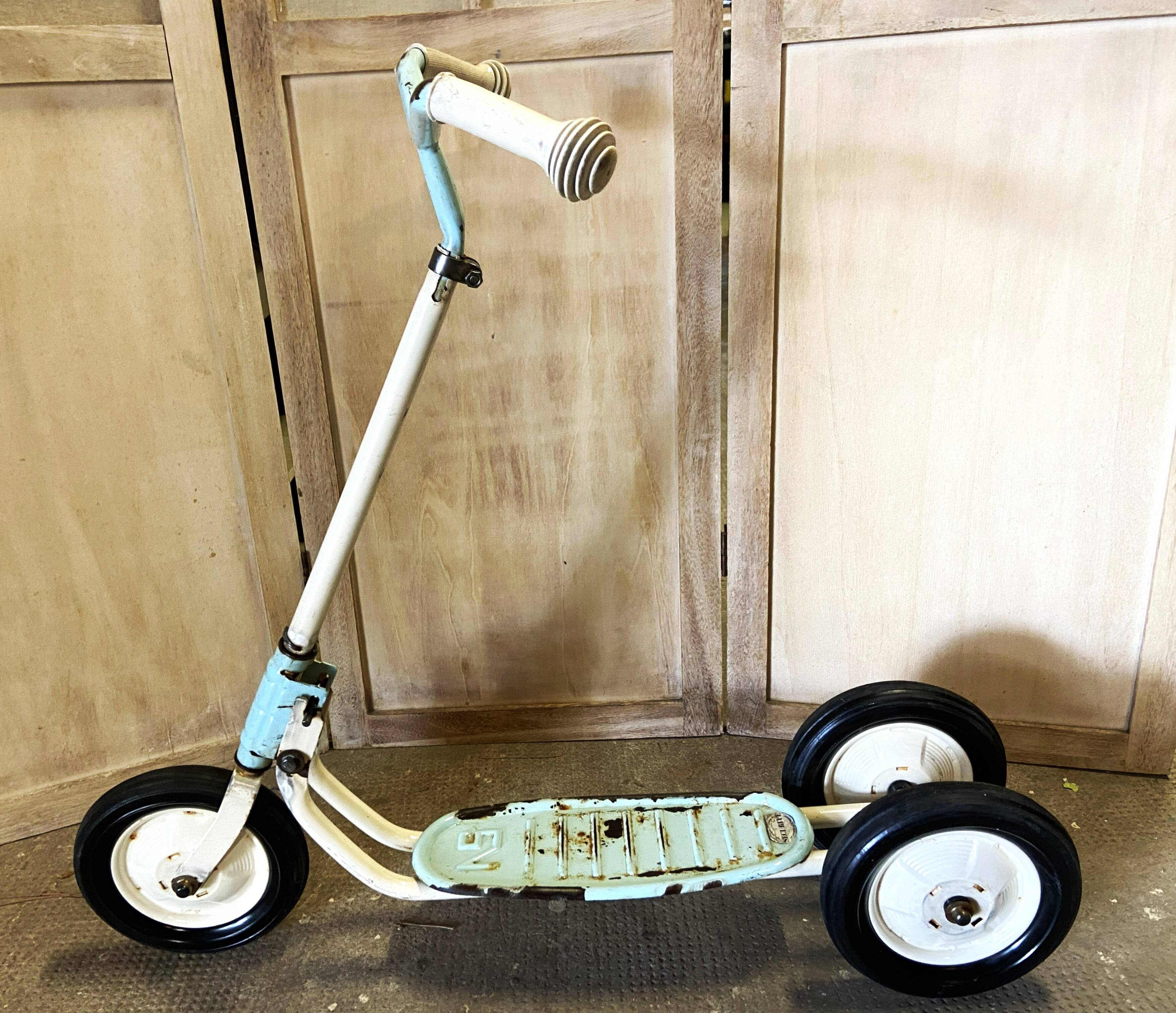 Vintage 3-wheel scooter nordy made in france antique collector's toy