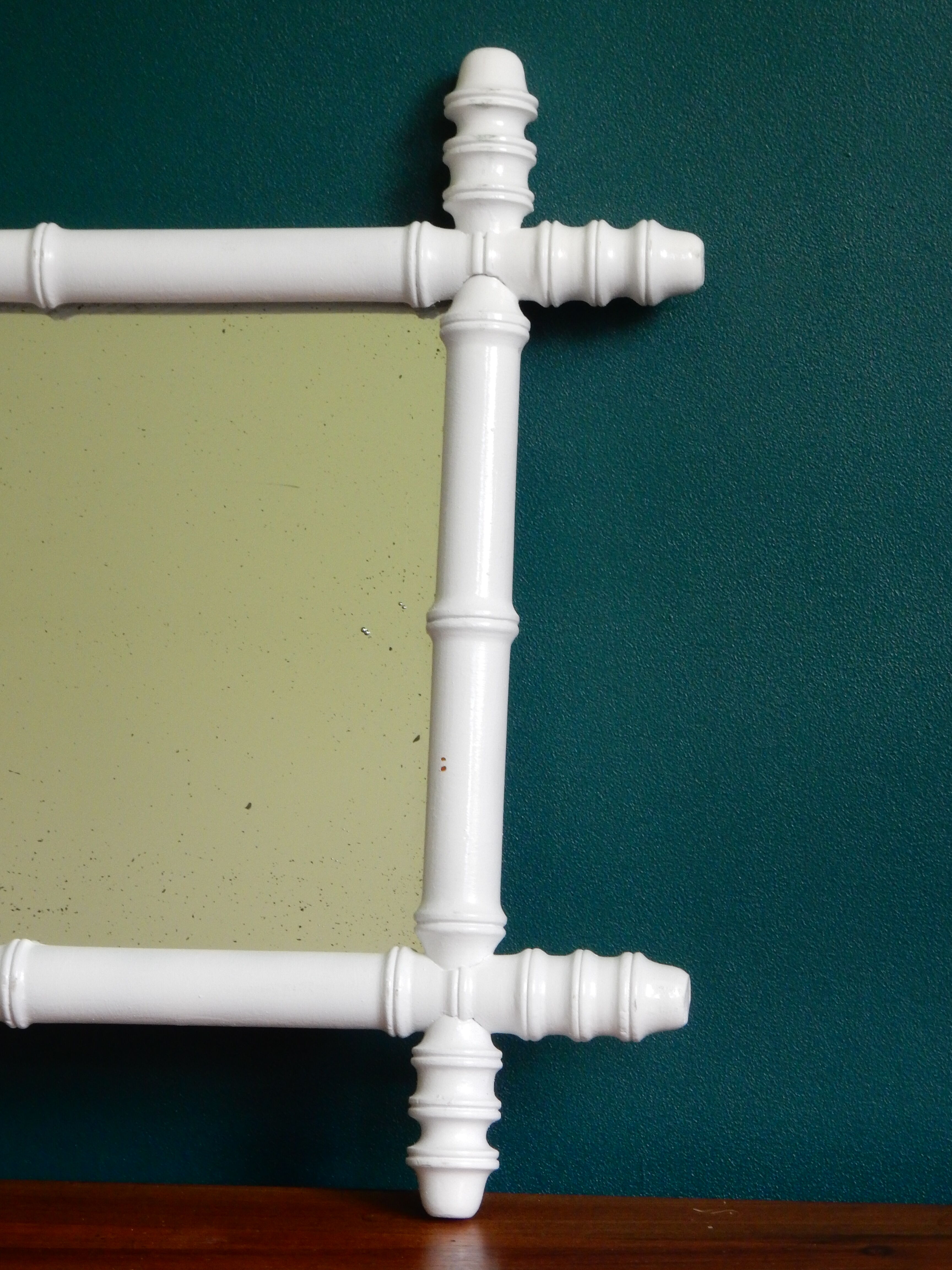 Bamboo mirror in wood turned white  46x40cm