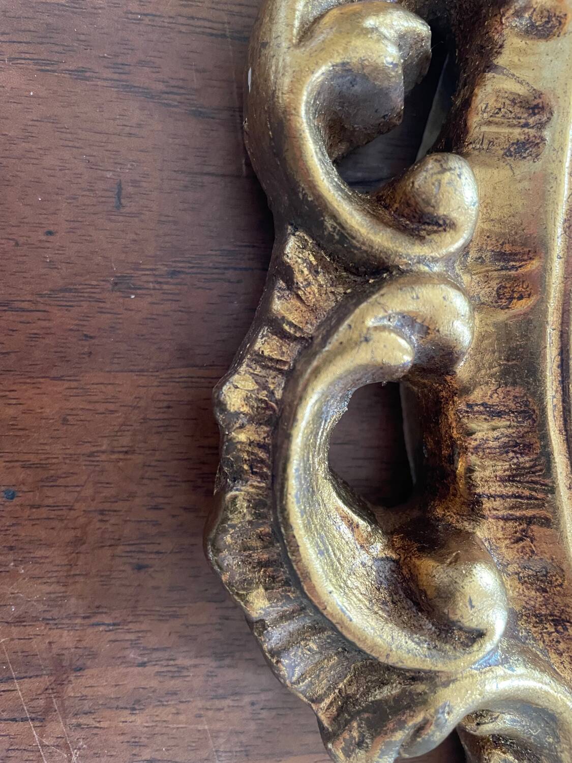 Golden rockery mirror