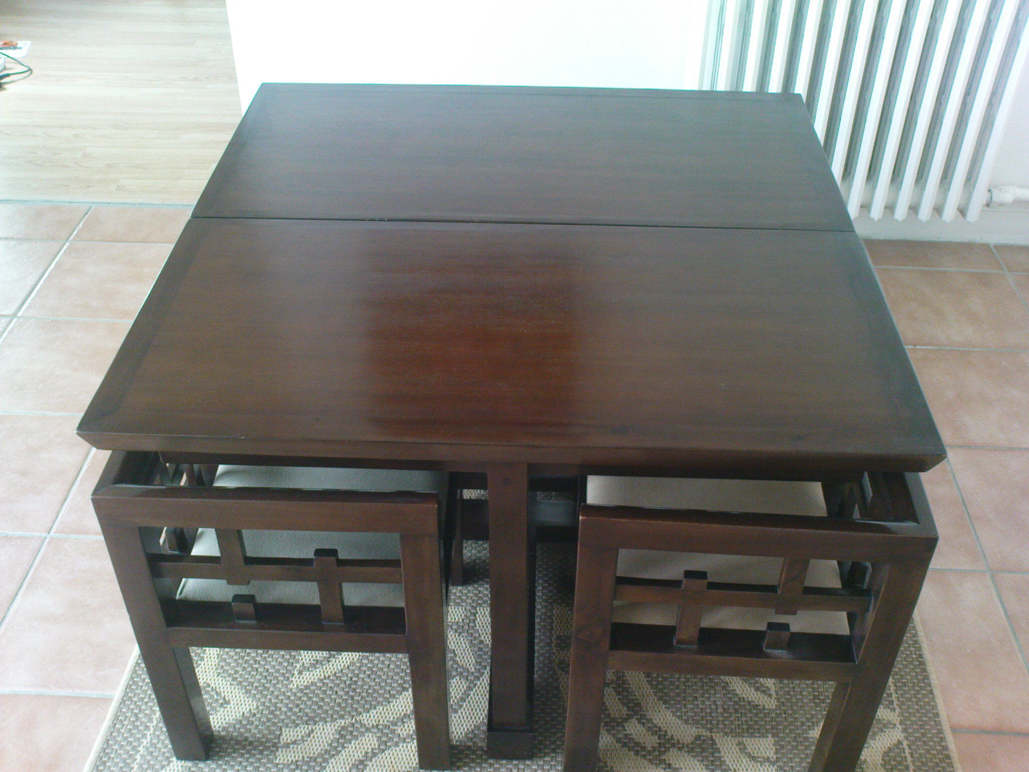 table basse et 4 chaises