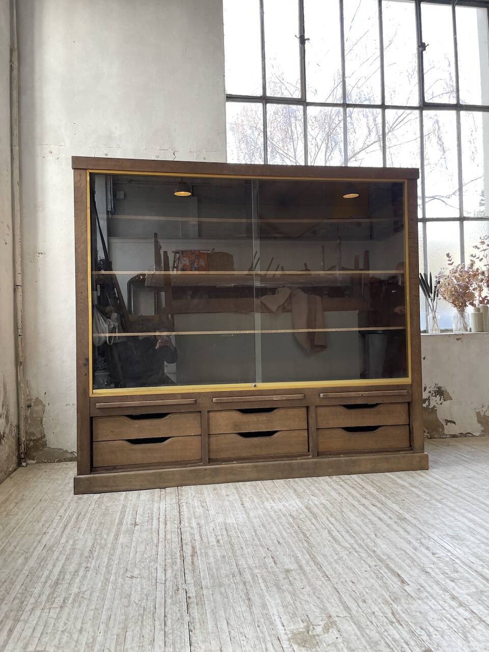 XXL oak display cabinet furniture