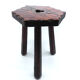 Tabouret trépied en bois brutaliste