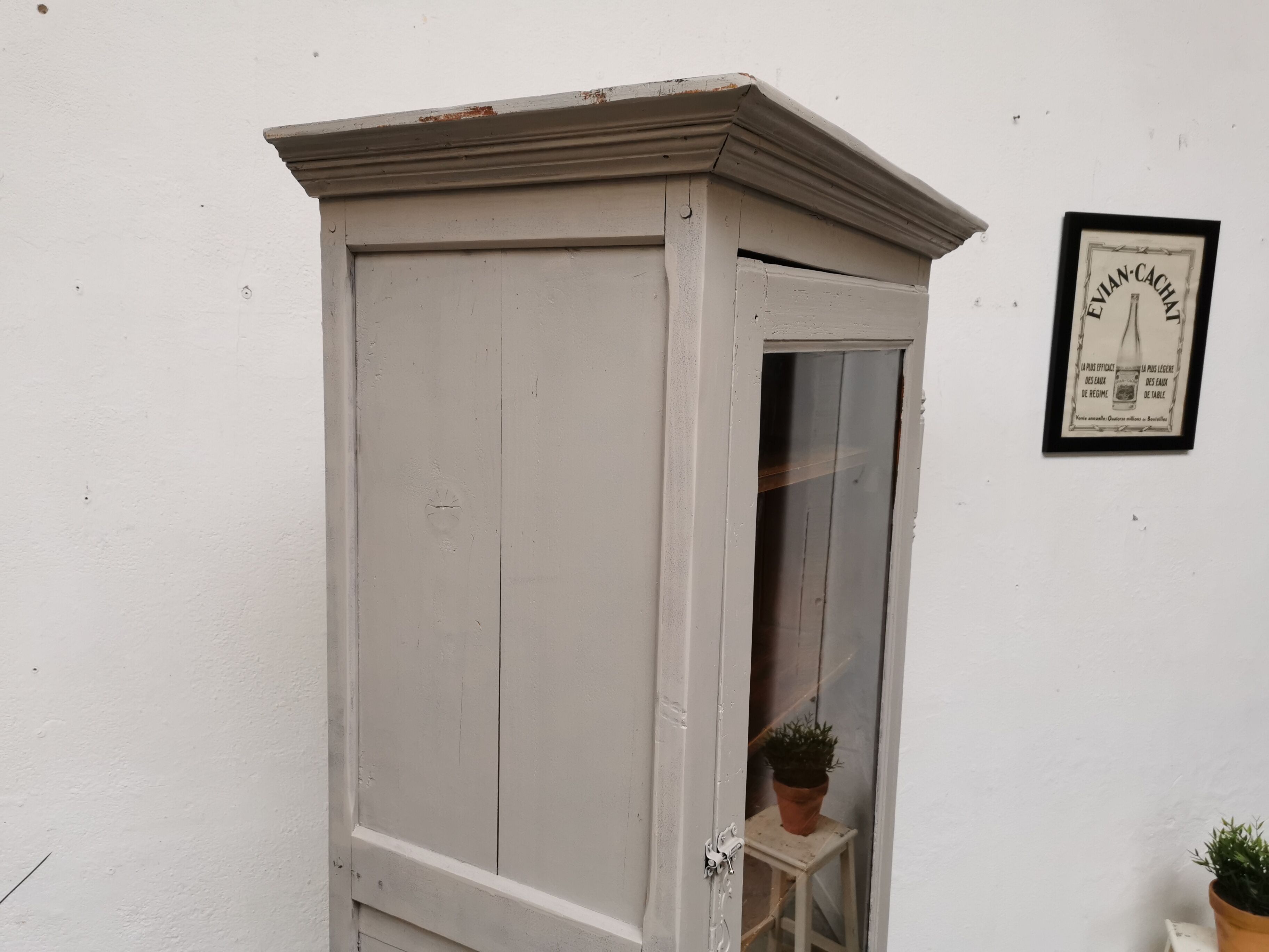 Armoire parisienne vitrée vintage