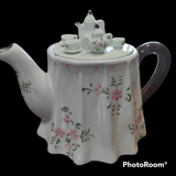 Teapot with pink floral pattern