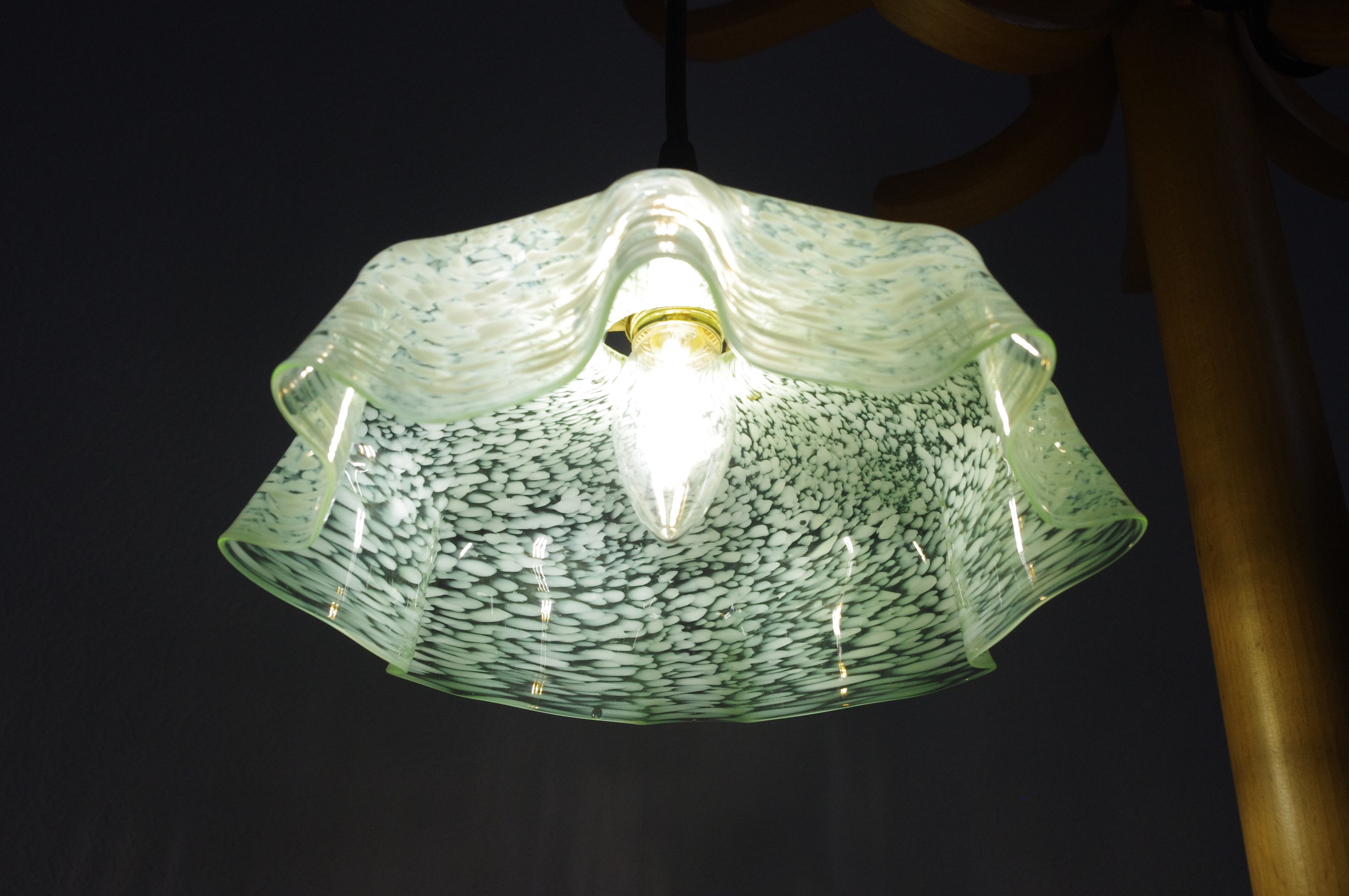 Clichy green glass suspension