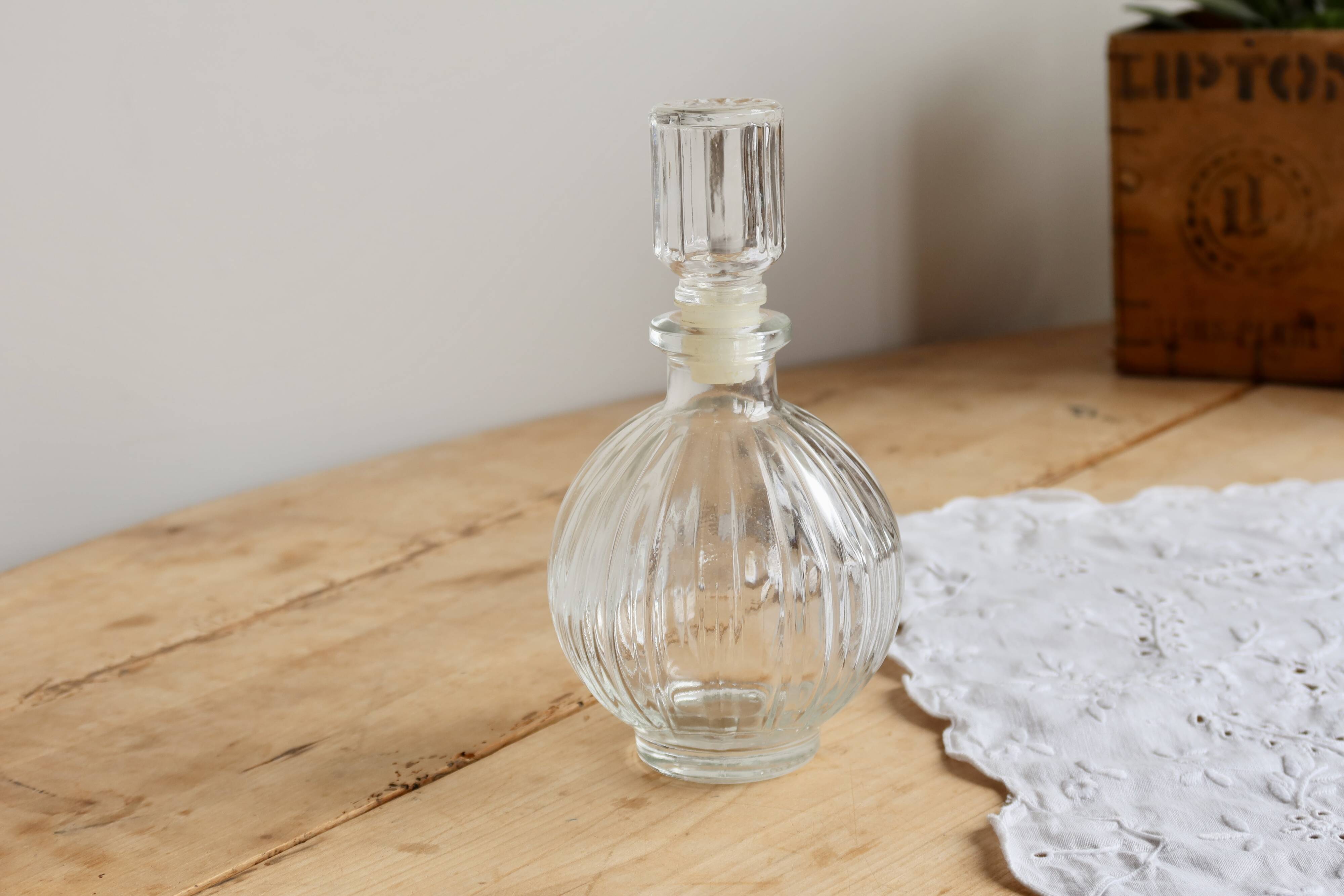 Carafe à liqueur vintage en verre strié