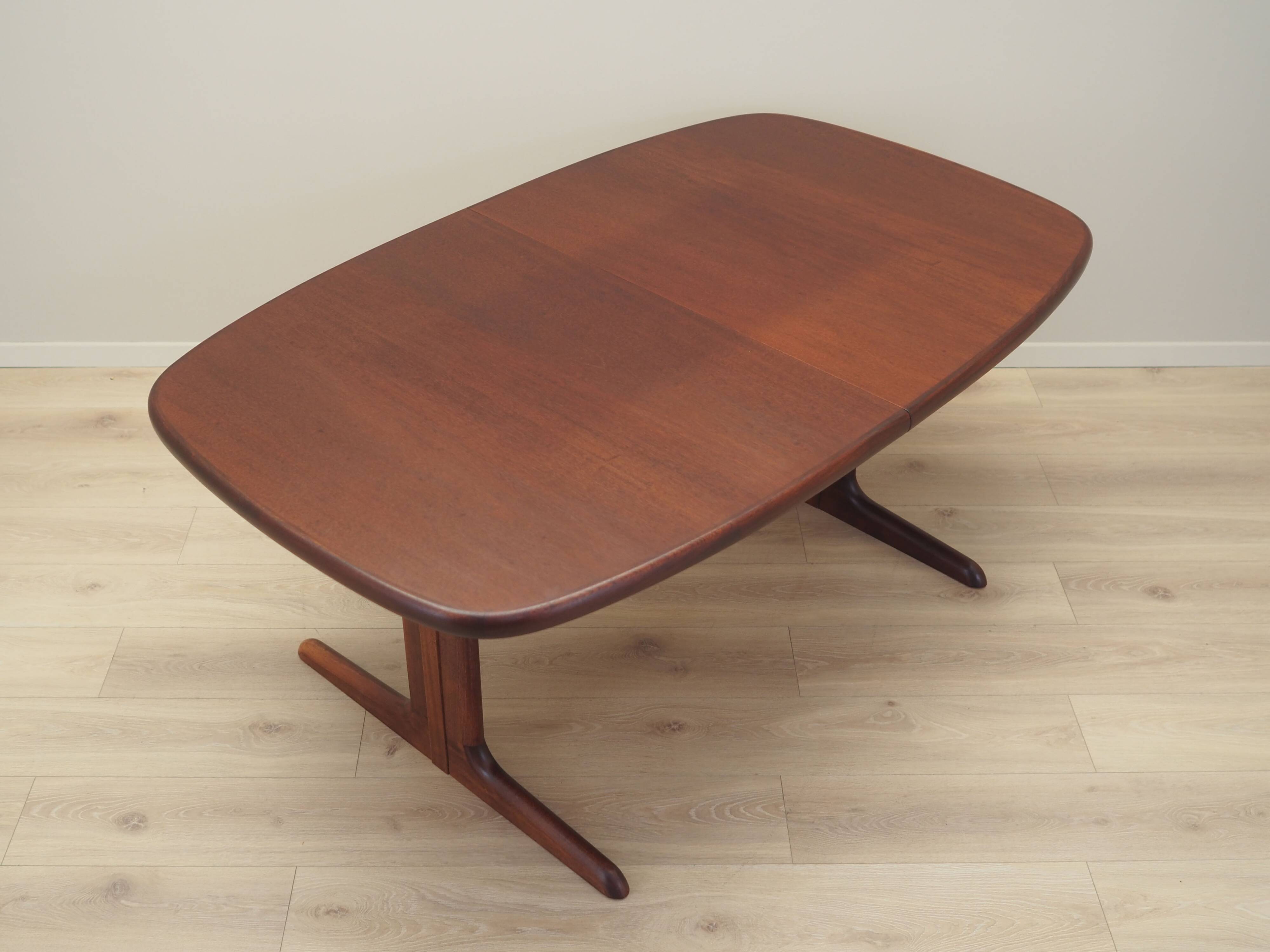 Table en acajou, design danois, années 1990, fabricant : Skovby
