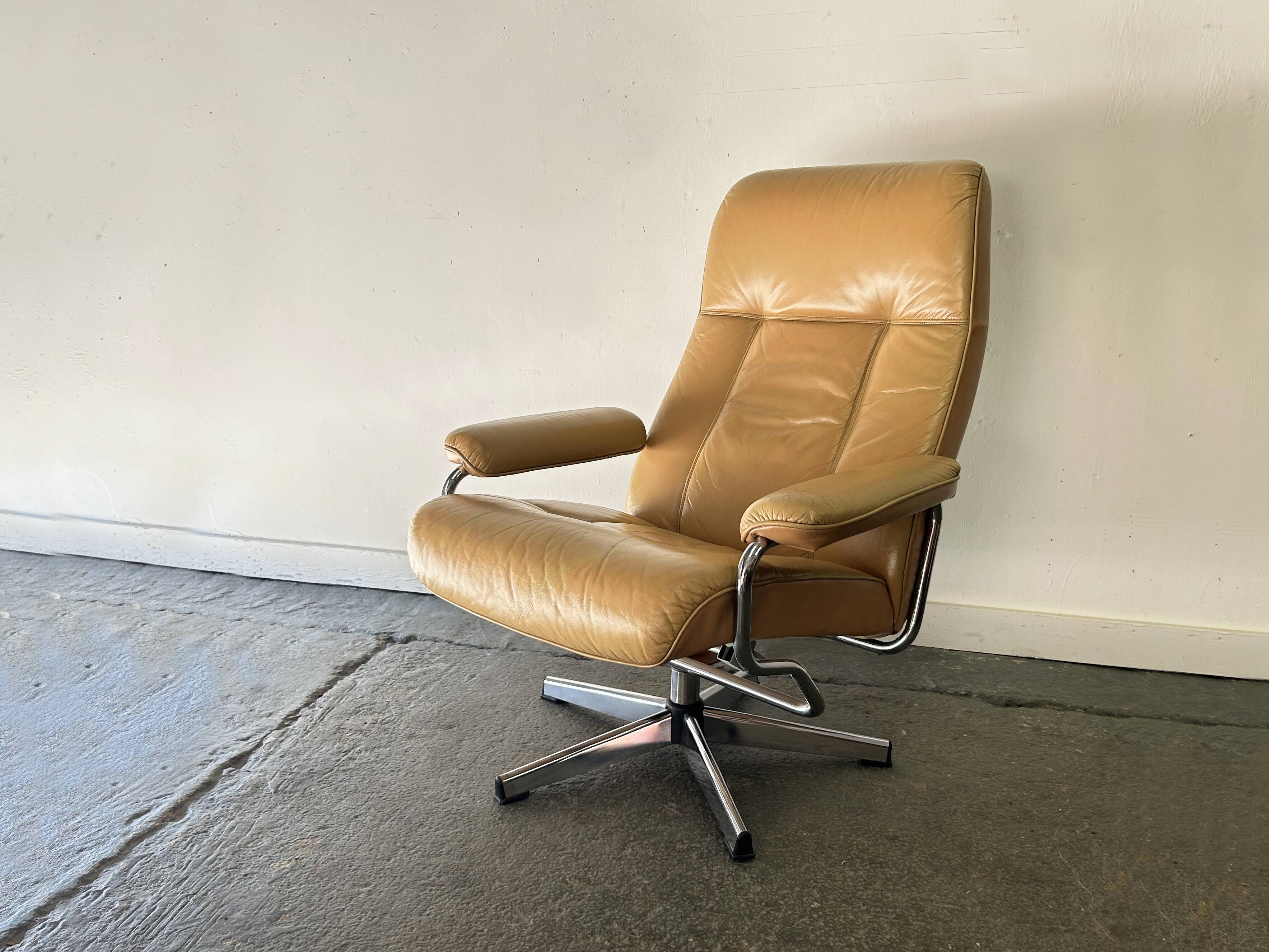 Mid-Century Scandinavian Leather Reclining Lounge Chair Chrome frame 1960s-