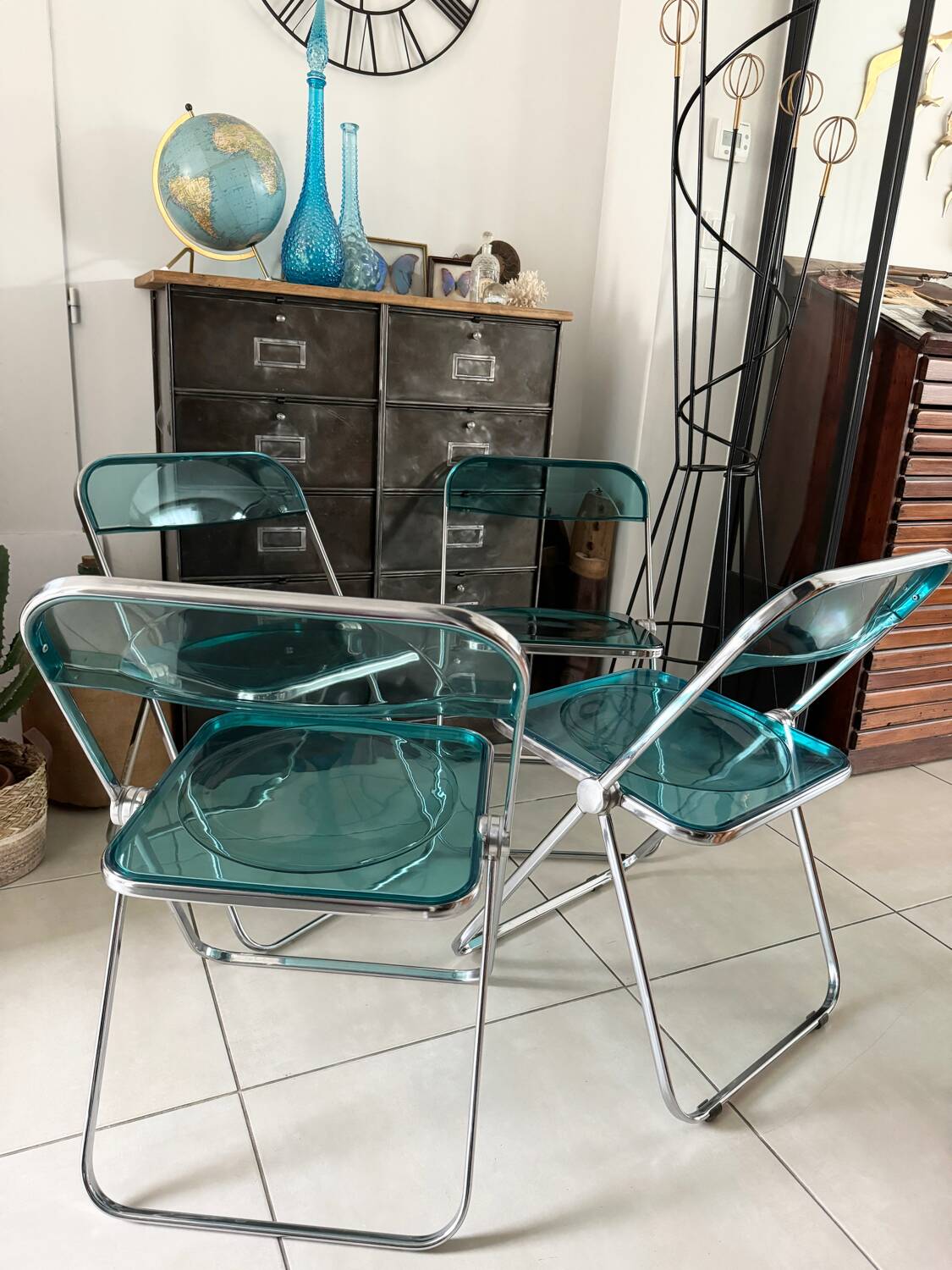 Set of 4 blue Plia folding chairs by Castelli