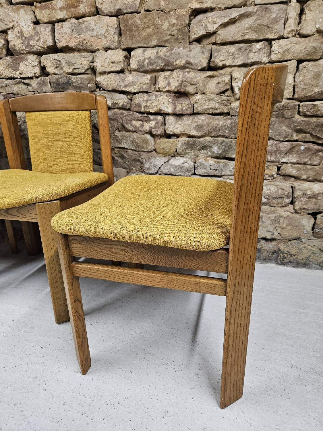 4 chaises en tissu et bois, 1970