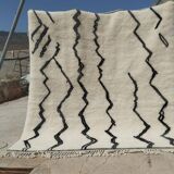 Mrirt Berber rug is entirely handmade. High quality artisan rug.