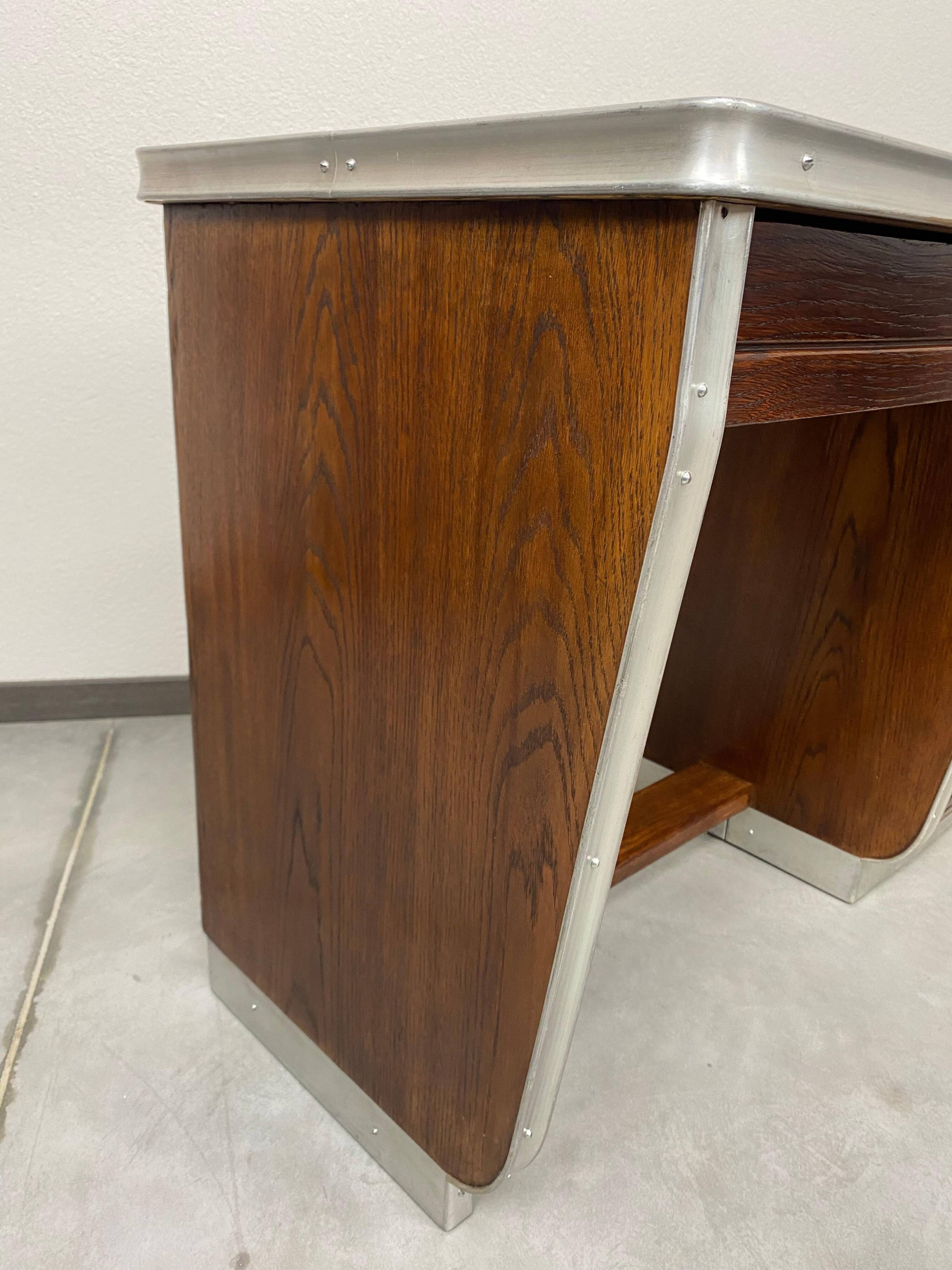 Small functionalist desk