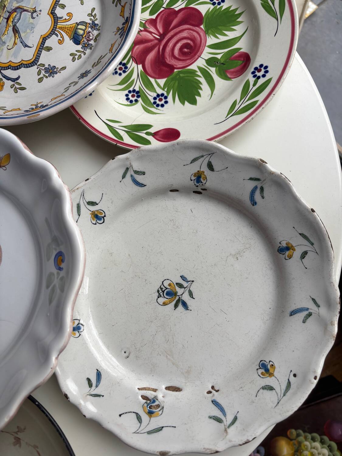 Set of 7 assorted plates