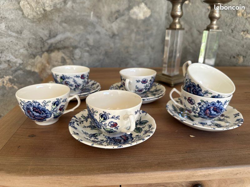 6 coffee cups Johnson Bros in perfect condition