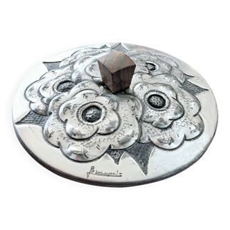 Tin Bonbonnière. Art Deco. Signed René Delavan.