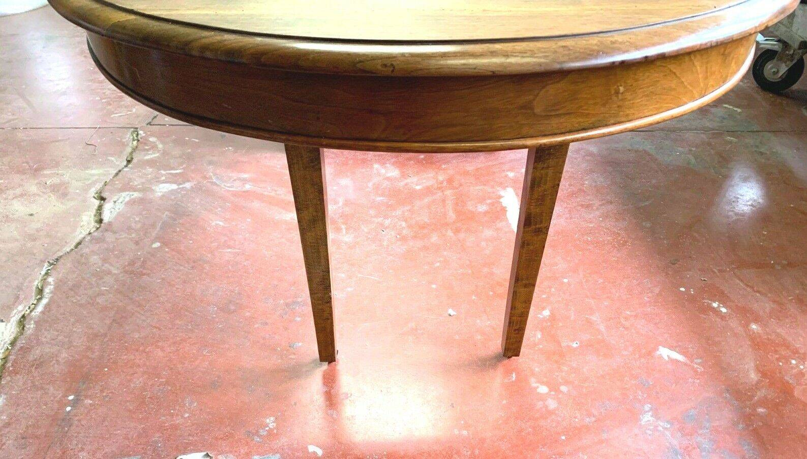 Dining room table in solid walnut central base 19th century