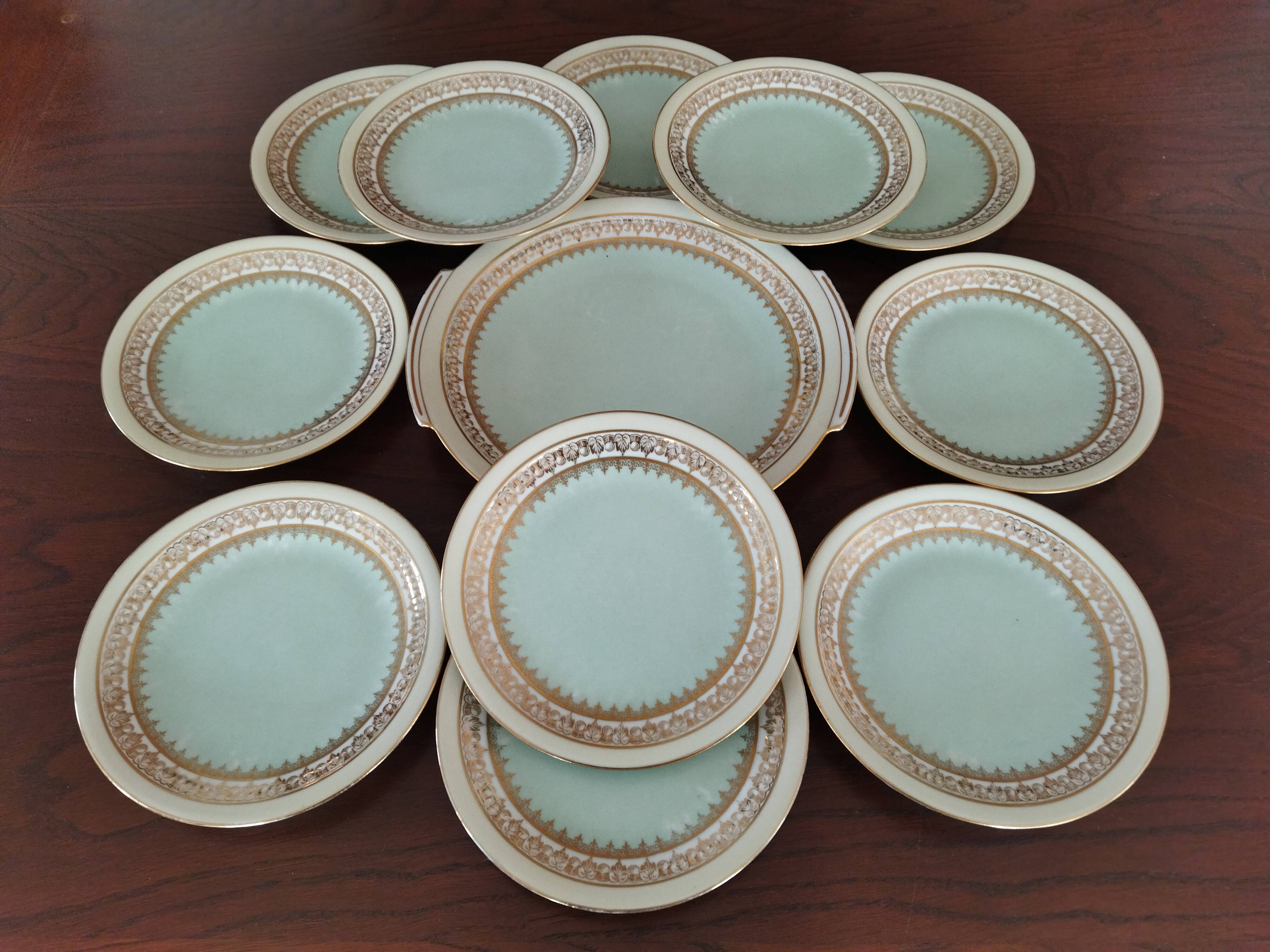 Platter and 11 dessert plates in Chapus Frères Limoges porcelain
