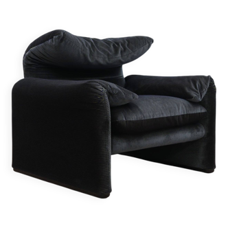 Maralunga blue-navy and green velvet armchair Cassina 1980s