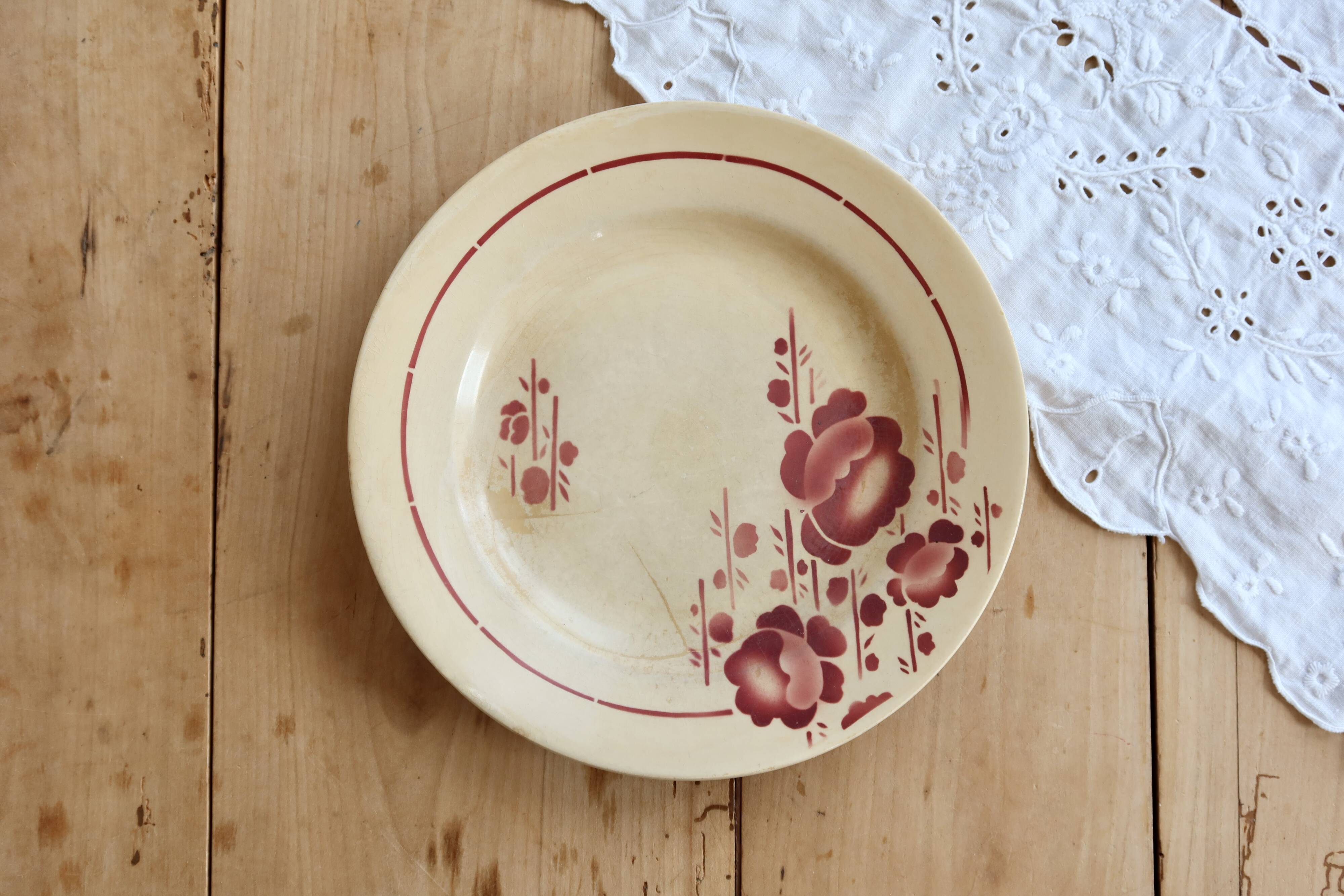 Assiette plate vintage terre de fer Saint-Amand modèle 211