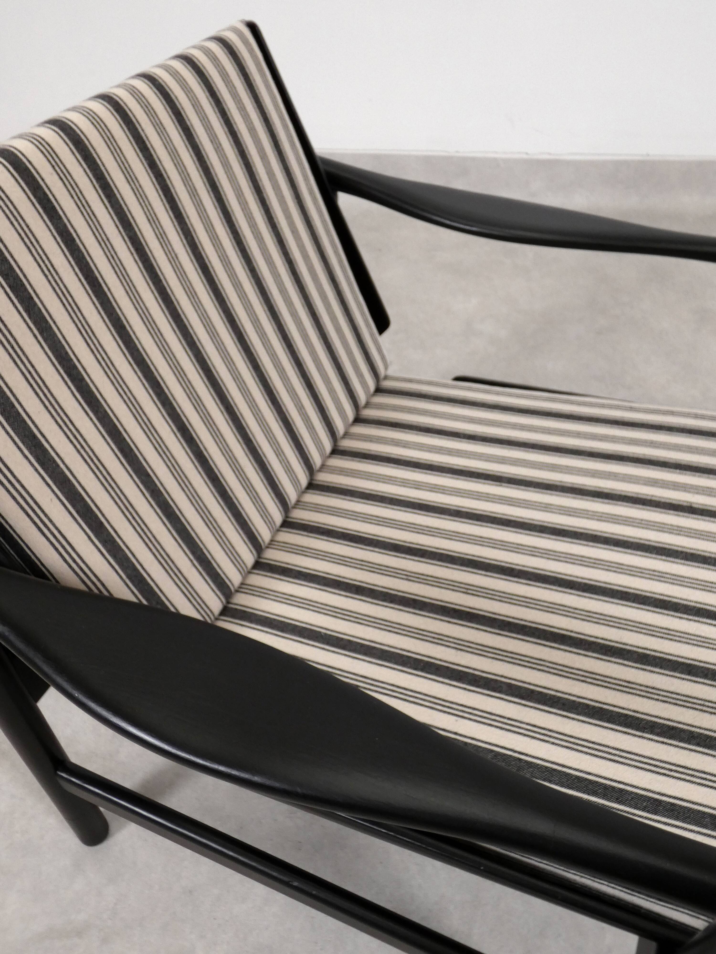 Wooden Scandianvian arm chair