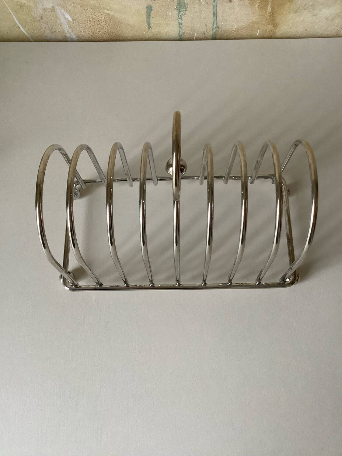 Porte toasts en métal argenté
