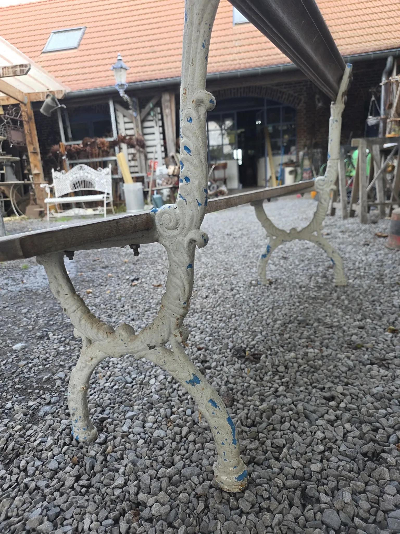 Old garden bench in cast iron and oak